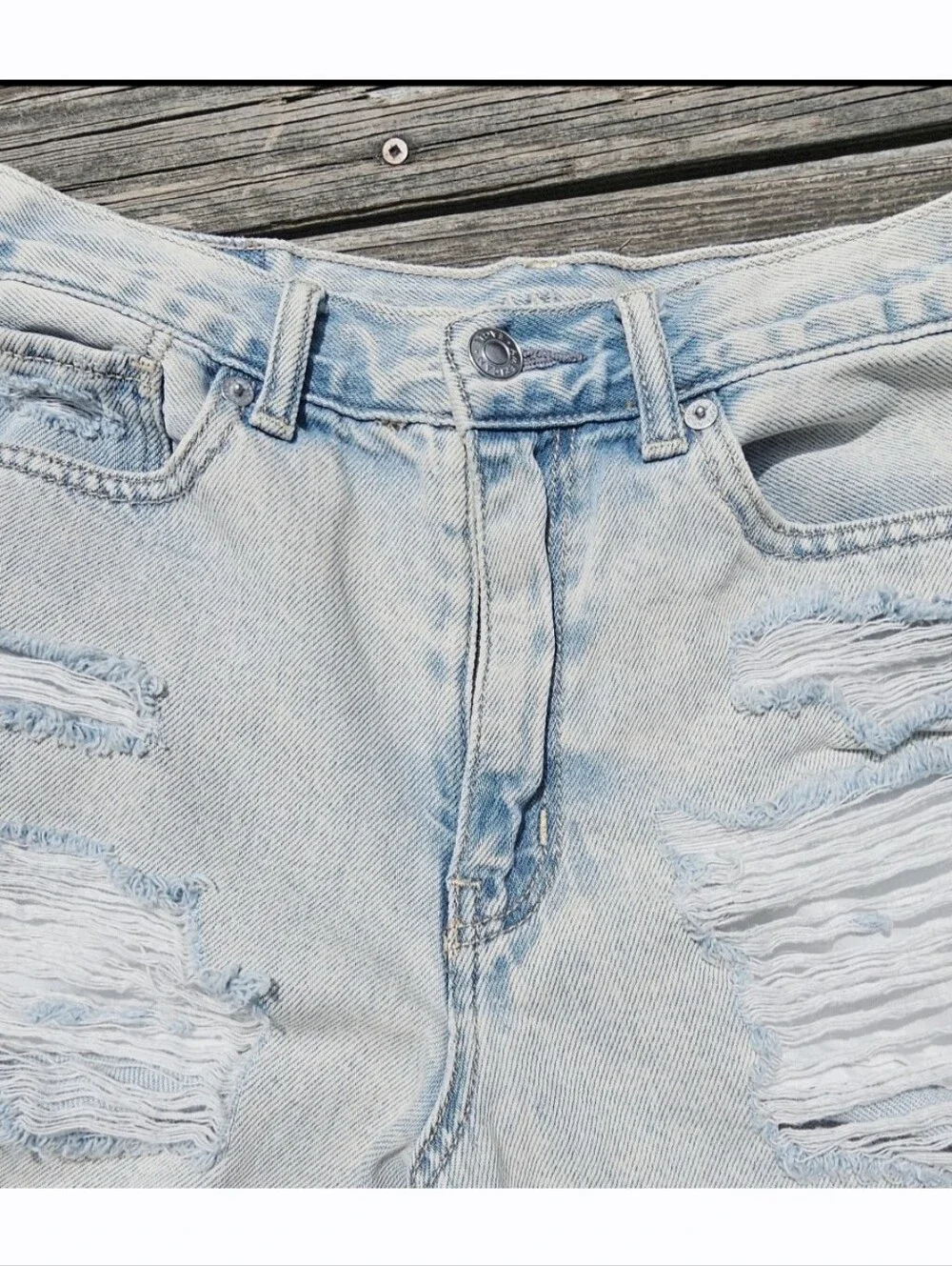 American Eagle Mom Denim Jean Shorts Distressed Shredded Fade Sz 2